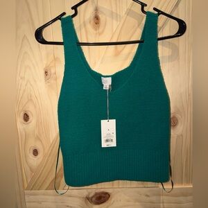 A New Day pretty cropped green super soft & sexy sweater